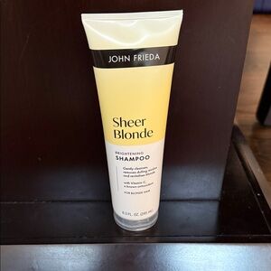 John Frieda Sheer Blonde Brightening Shampoo - Blonde, Light Gold/White
